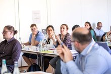 Course situation: Participants are listening