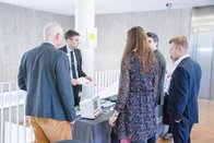 Coursesituation: inomed employee explains to the participants