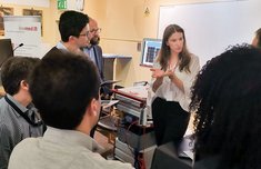 Workshop Situation: inomed employee explains
